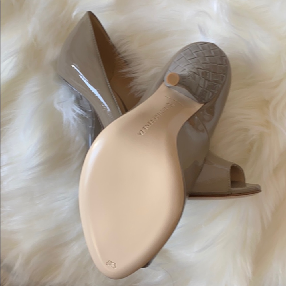 Heels - Picture 5 of 6